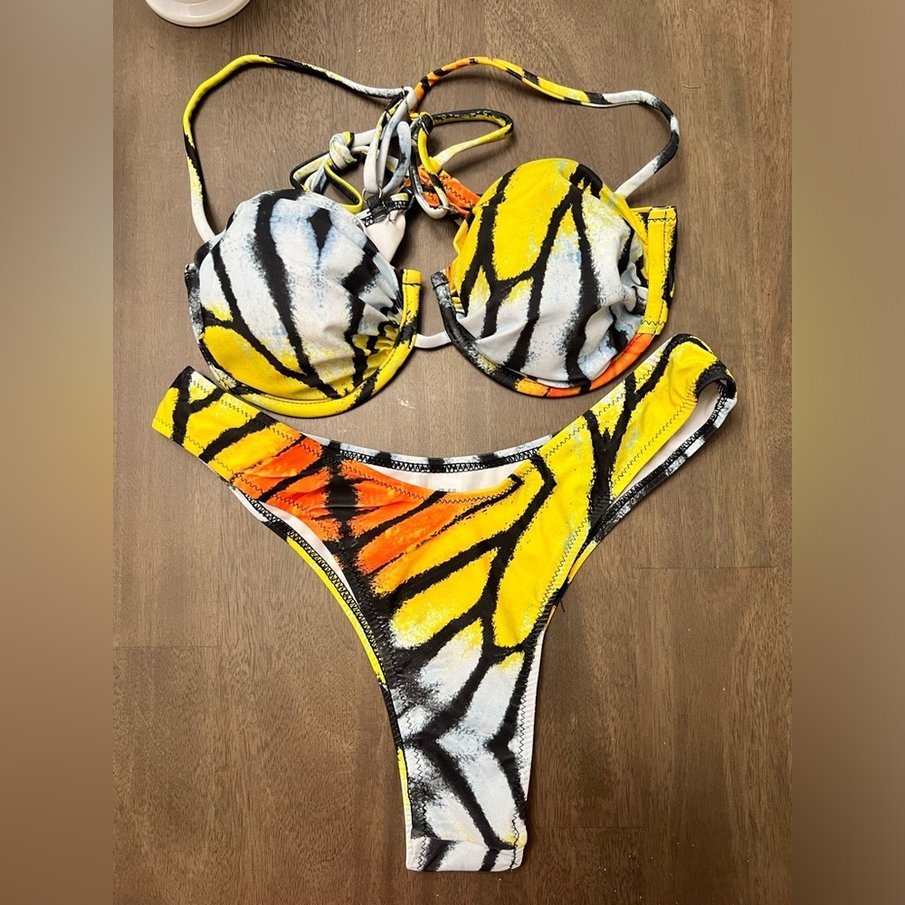 Monarch Butterfly Print Underwire Cheeky Bikini Set - Picture 2 of 10